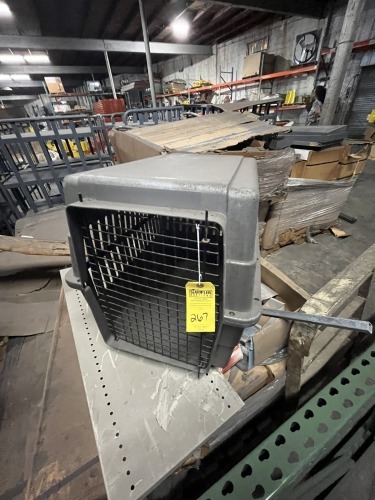MEDIUM PLASTIC DOG KENNEL
