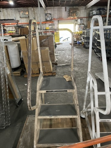 COTTERMAN TAN 3-STEP ROLLING LADDER