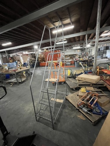 7-STEP WAREHOUSE LADDER