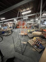 7-STEP WAREHOUSE LADDER