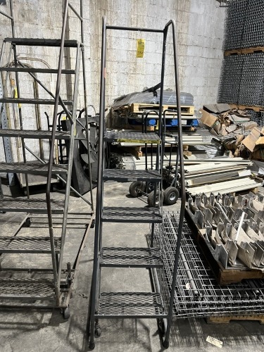 5-STEP ROLLING WAREHOUSE LADDER