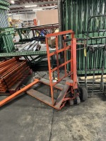 PALLET JACK WITH STOP WALL