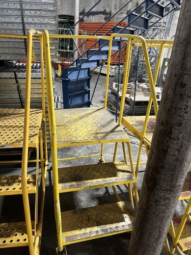 YELLOW 3-STEP ROLLING PLATFORM LADDER