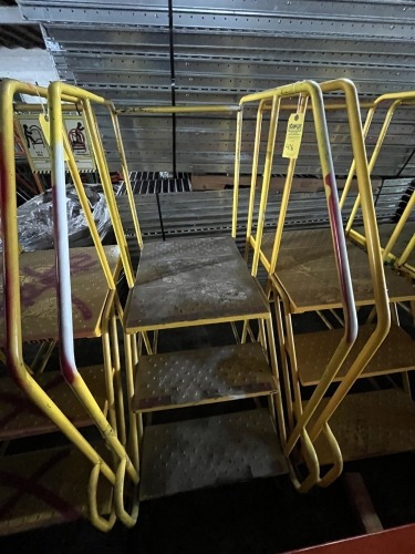 YELLOW 3-STEP ROLLING PLATFORM LADDER