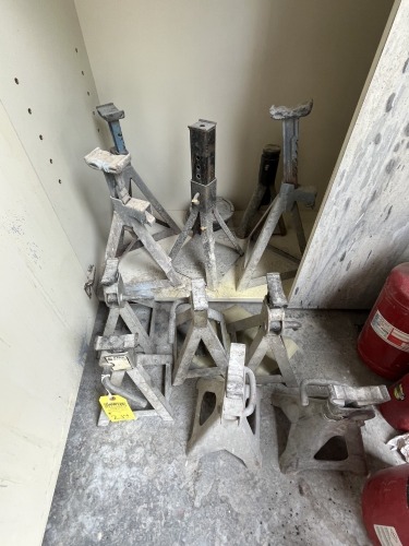 ASSORTED JACK STANDS