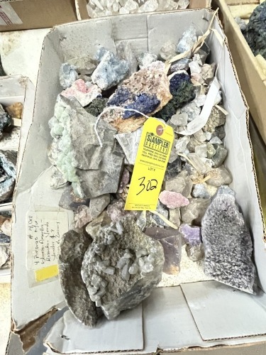LOT ASSORTED QUARTZ & CRYSTALS