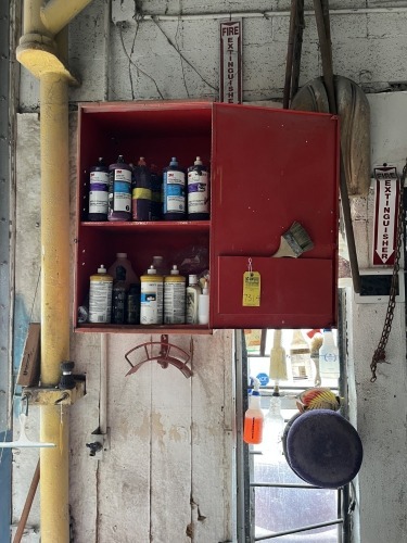 RED METAL WALL CABINET WITH CONTENTS (MOUNTED) - POLISH, RUBBING COMPOUND, ETC