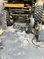 CHASSIS - MILITARY GRADE FRONT & REAR AXLES - MICHELIN 16.00.R20XZL TIRES - MILITARY 20'' RIMS ***LATE CHECKOUT / AFTER LOT 1001 REMOVED***
