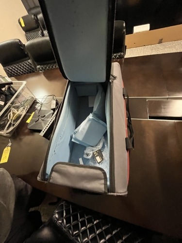 PEARSTONE ROLLING EQUIPMENT TRAVEL BAG