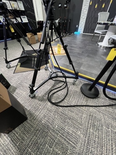 LIBEC LX7 RT30B TRIPOD WITH WHEELS & CASE