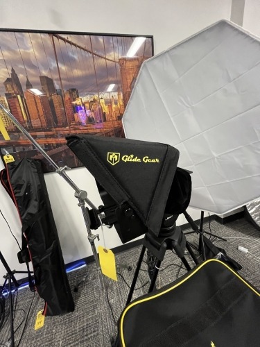 GLIDE GEAR TELEPROMPTER SCREEN WITH BAG (I-PAD COMPATIBLE)