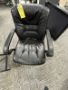 BLACK ROLLING OFFICE CHAIR