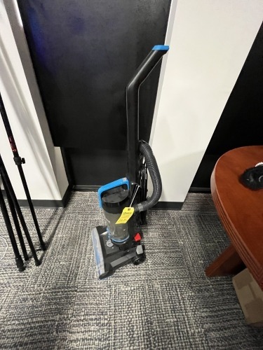 BISSELL POWER FORCE VACUUM CLEANER