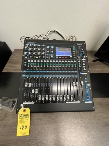 ALLEN & HEATH QU16 MIXING BOARD (LIKE NEW)