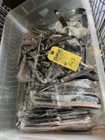LOT BUTTER KNIVES (SMALL TOTE)