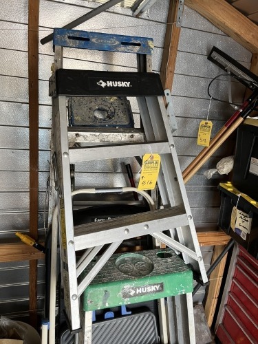 ASSORTED LADDERS - HUSKY 3-STEP / HUSKY 4' / 2- 3-STEP (LOCATED IN HOLLYWOOD, FL)