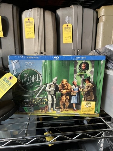 BLU RAY DISC - THE WIZARD OF OZ 70th ANNIVERSARY COLLECTOR EDITION (NEW IN BOX)