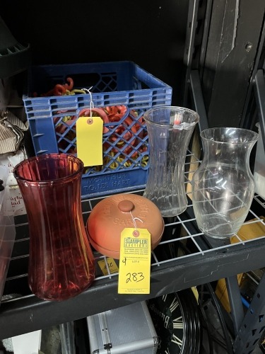 ASSORTED - 1- GARLIC BAKER / 3- VASES