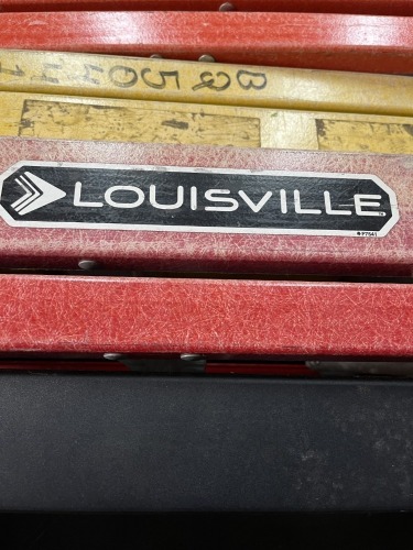 LOUISVILLE FIBERGLASS LADDER - 6'