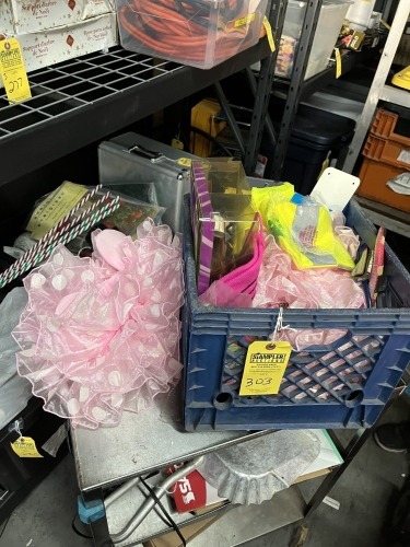 LOT ASSORTED TOYS - MINNIE MOUSE, HATS, NOISE MAKER, ETC
