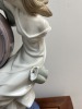 LLADRO FIGURINE - 2 WOMEN (2 BROKEN PIECES) - 3