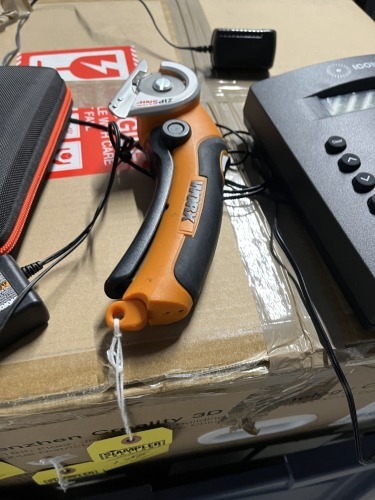 WORX ZIP SNIP WITH CHARGING CORD