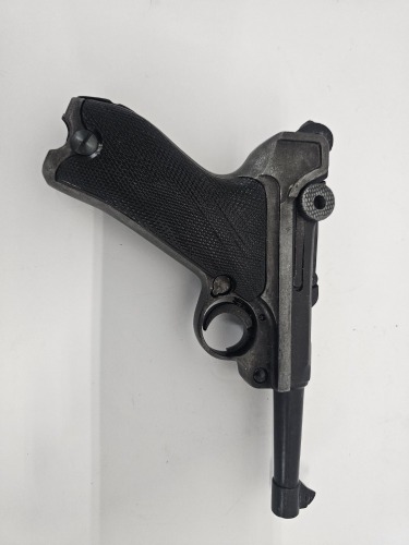 Non-Firing Replica Toy Gun Luger P08 Movie Prop