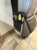 2-STEP LADDER