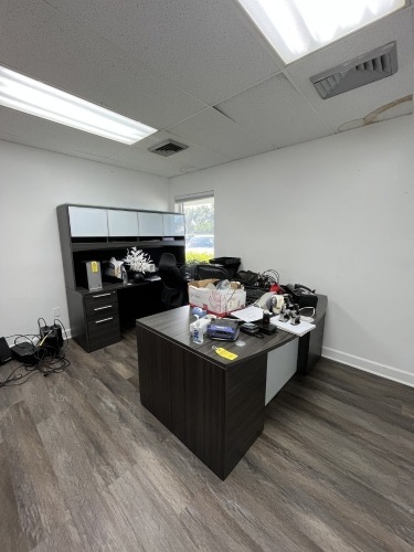 U-SHAPE DESK WITH HUTCH
