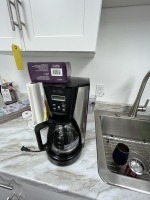 MR COFFEE COFFEE MAKER WITH NEW FILTER