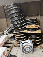 PALLETS GLASS WEDGE VINY ROLLS (NEW)