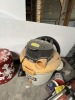 RIDGID SHOP VAC (MISSING WHEELS)