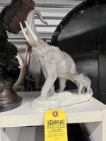 LLADRO - ELEPHANT WITH BABY