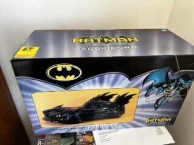 LIMITED EDITION COOKIE JAR - BATMOBILE 76142 (NEW IN BOX)