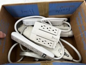 ASSORTED POWER STRIPS (2- ELECTRICAL OUTLET EXPANDERS)