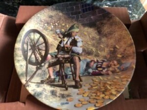 ASSORTED PLATES - 1- THE BROTHER GRIMM GERMAN ART / 1- NORMAN ROCKWELL KNOWLES ART
