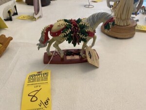 HORSE OF A DIFFERENT COLOR CHRISTMAS HORSE WITH BOX - LIMITED EDITION 1418/10000