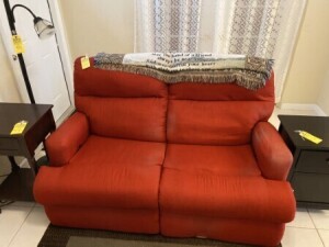 RED CLOTH LOVE SEAT