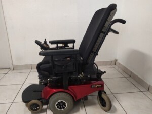 PRIDE JAZZY 1113 6-WHEEL POWER CHAIR - RED (250lbs)