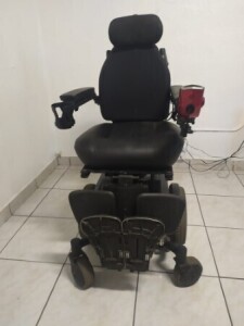 QUANTUM Q6 EDGE 6-WHEEL REHAB POWER CHAIR WITH JOYSTICK CONTROL, KEYBOARD, RECLINING SEAT WITH RAISE & LOWER FEATURES, UP / DOWN FEET - BLACK WITH RED (300lbs)