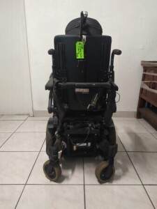 QUICKIE PULSE 6 6-WHEEL REHAB POWER CHAIR WITH JOYSTICK CONTROL & RECLINING SEAT - BLACK (300lbs)