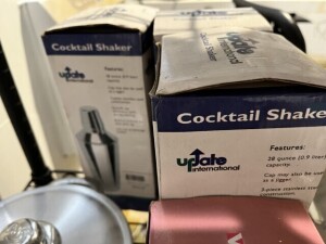COCKTAIL SHAKERS (4 NEW IN BOX)