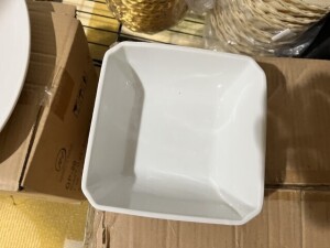 WHITE SQUARE BOWLS - 6 1/4'' (NEW IN BOX)