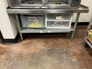 STAINLESS STEEL TABLE